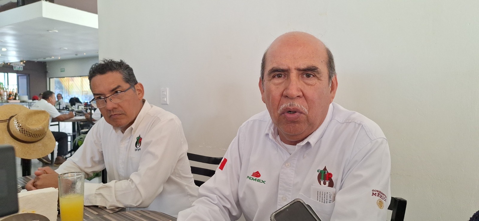 Técnicos petroleros preparan amparos contra reforma que impacta jubilaciones
