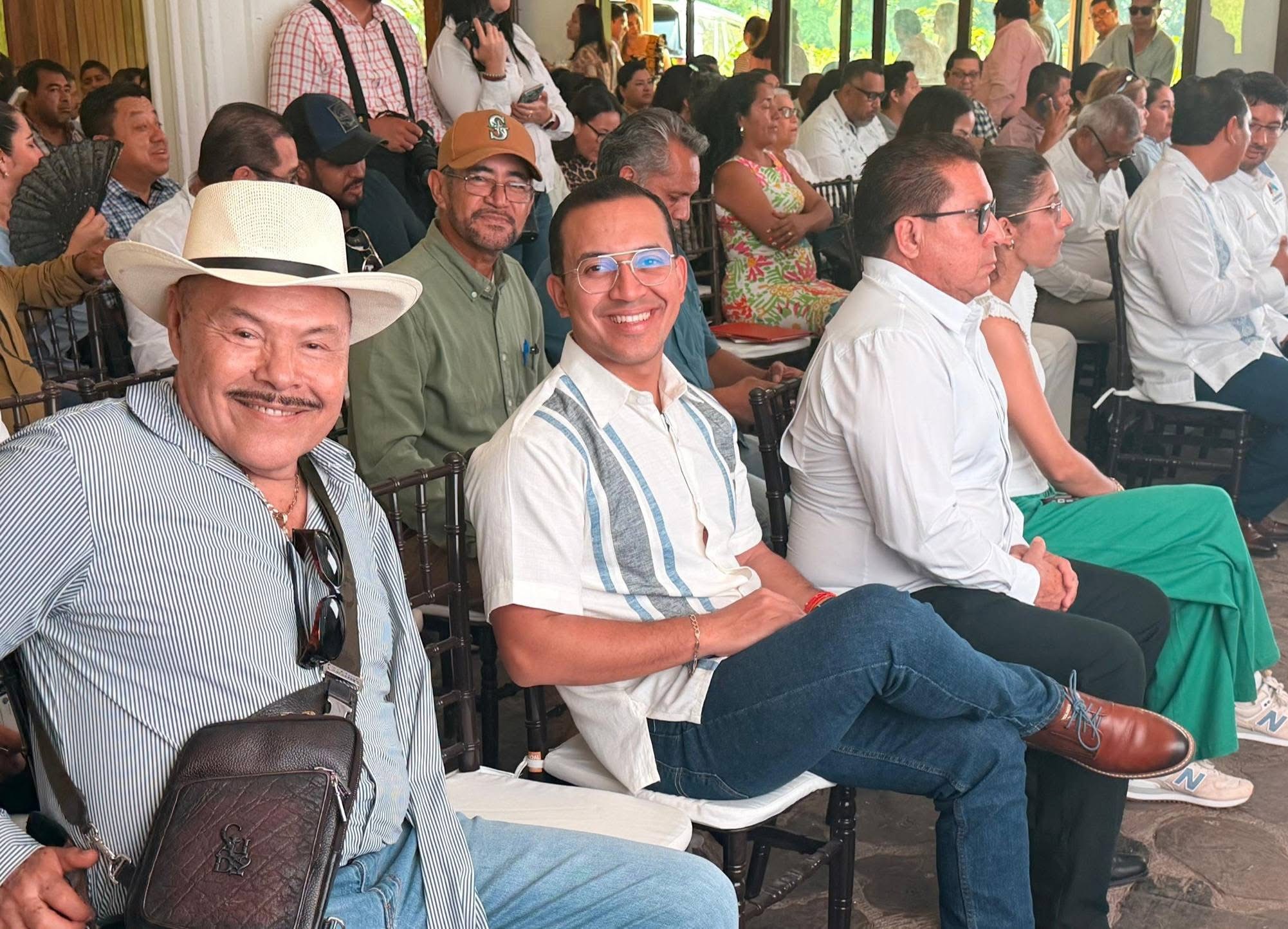 Alcalde Ángel Delgado participa en capacitación sobre fiscalización en Santiago Tuxtla